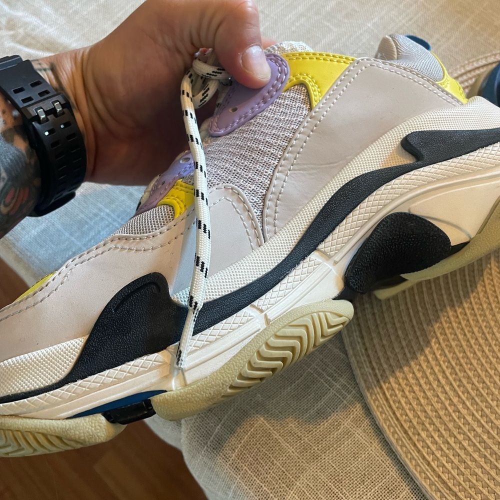 Balenciaga Triple S - Picture 2 of 12